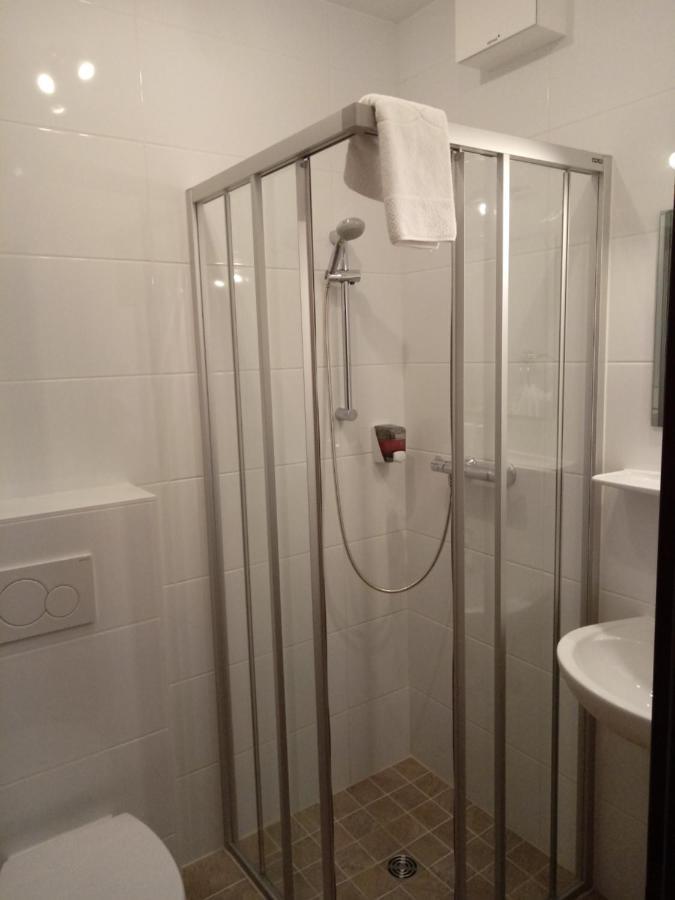 Hotel Restaurant Schwartz Neusiedl am Steinfelde Экстерьер фото
