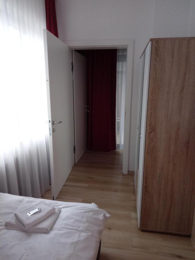 Hotel Restaurant Schwartz Neusiedl am Steinfelde Экстерьер фото