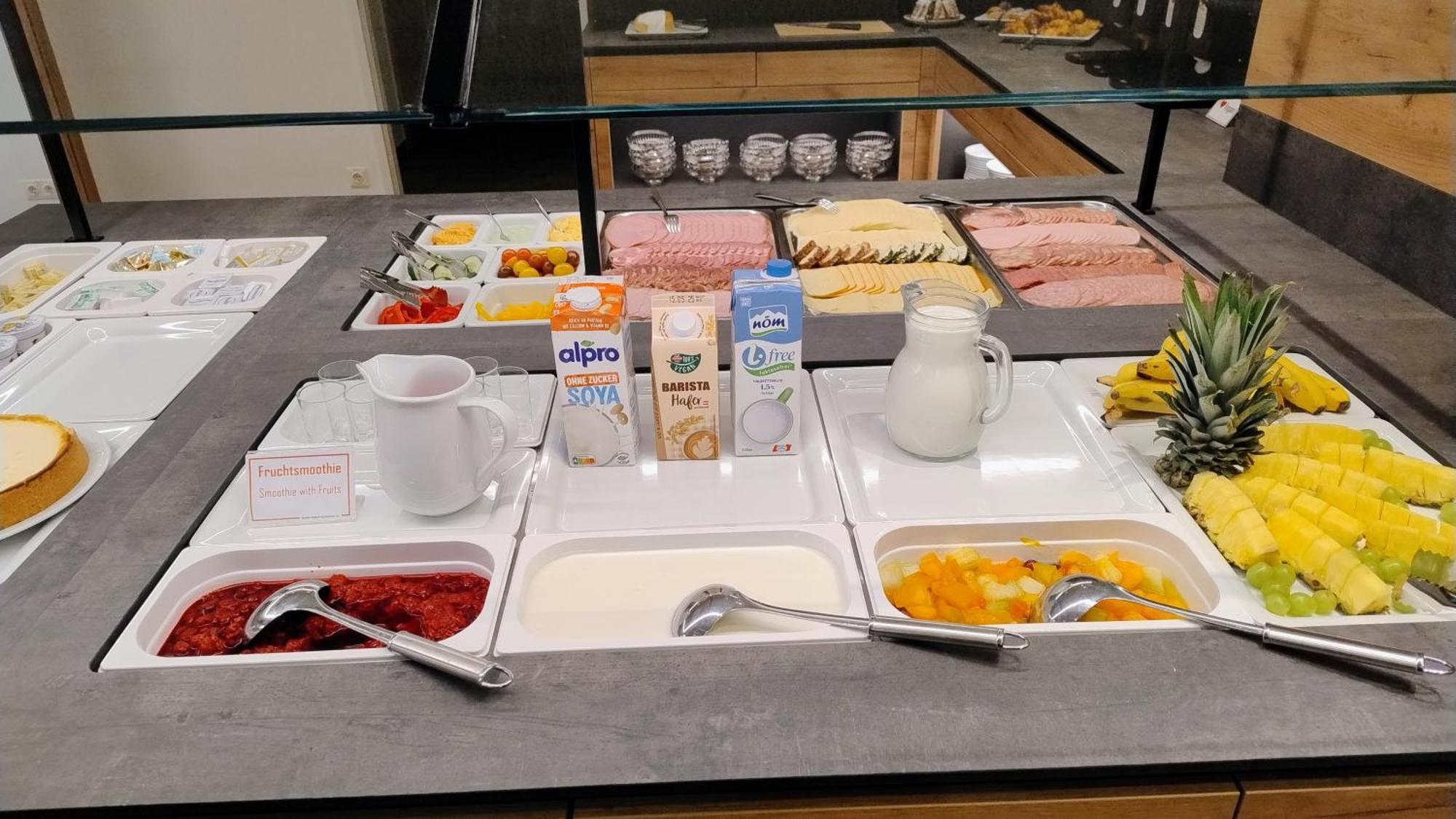Hotel Restaurant Schwartz Neusiedl am Steinfelde Экстерьер фото