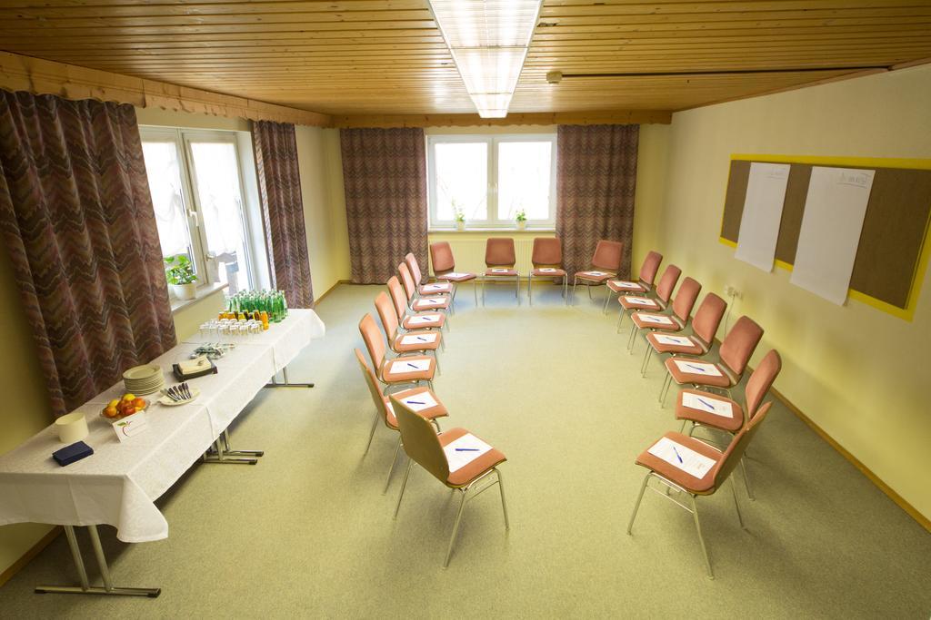 Hotel Restaurant Schwartz Neusiedl am Steinfelde Экстерьер фото