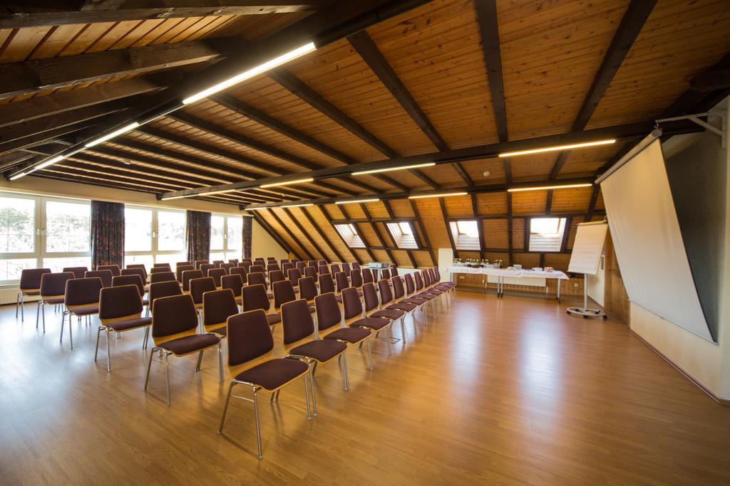Hotel Restaurant Schwartz Neusiedl am Steinfelde Экстерьер фото