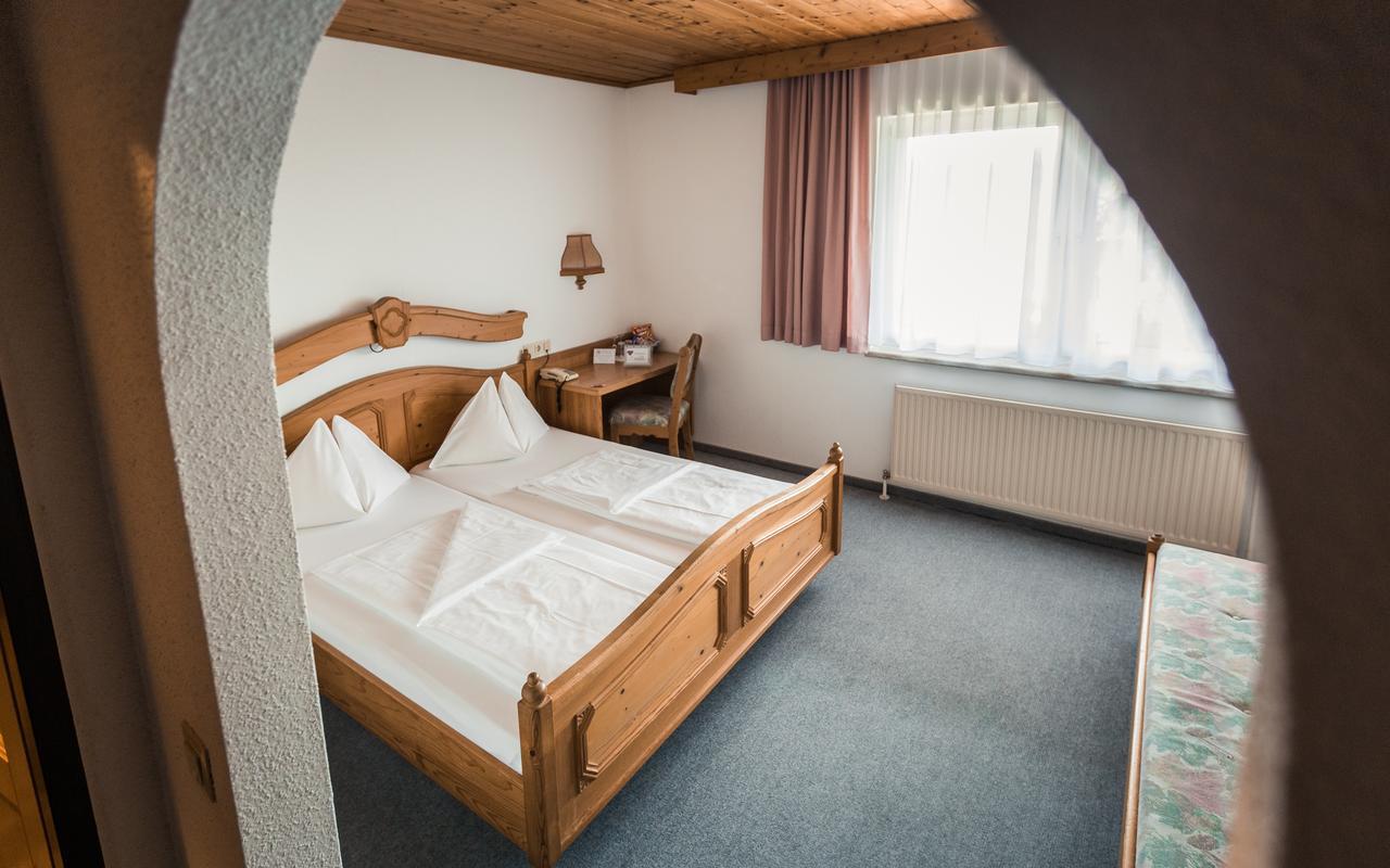 Hotel Restaurant Schwartz Neusiedl am Steinfelde Экстерьер фото
