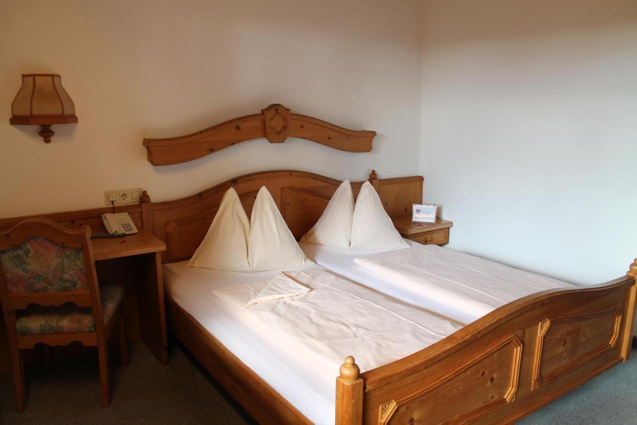 Hotel Restaurant Schwartz Neusiedl am Steinfelde Экстерьер фото